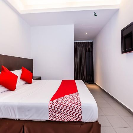 Oyo 835 Ms Hotel Malacca Bagian luar foto