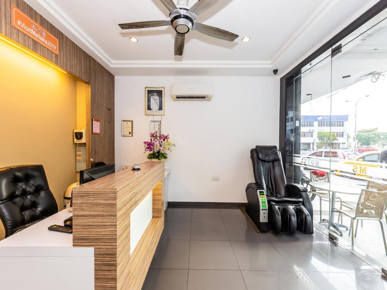 Oyo 835 Ms Hotel Malacca Bagian luar foto