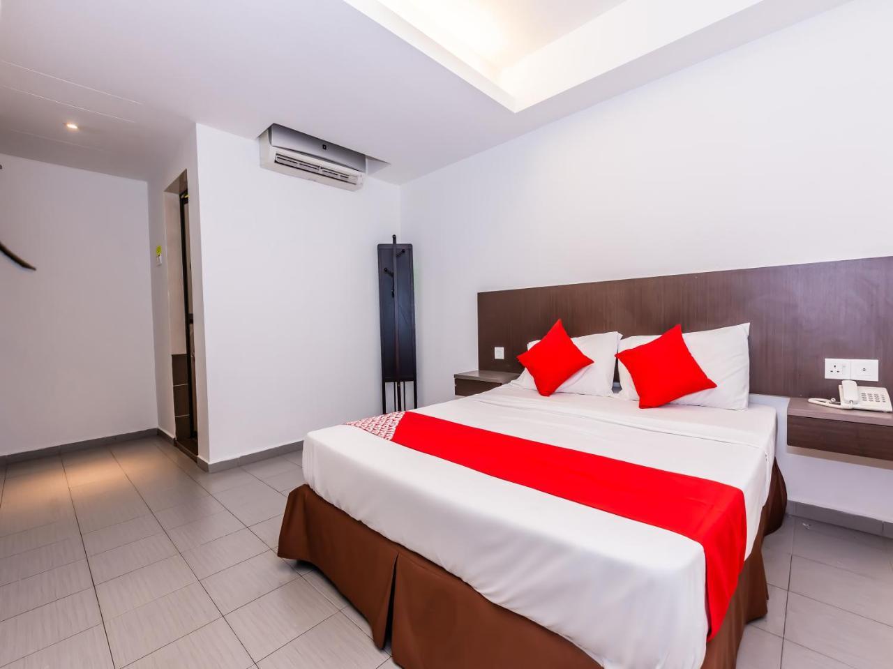Oyo 835 Ms Hotel Malacca Bagian luar foto