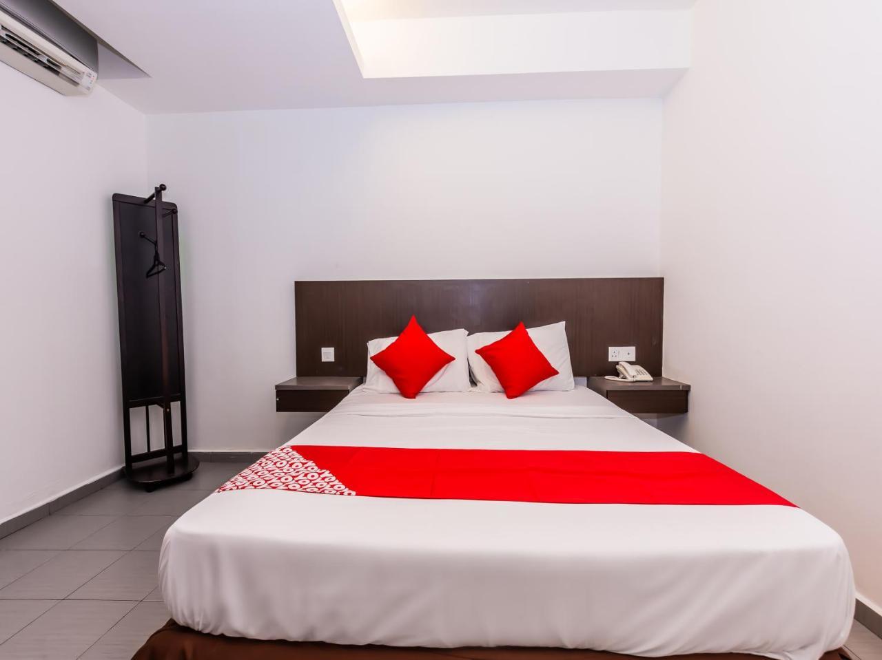 Oyo 835 Ms Hotel Malacca Bagian luar foto